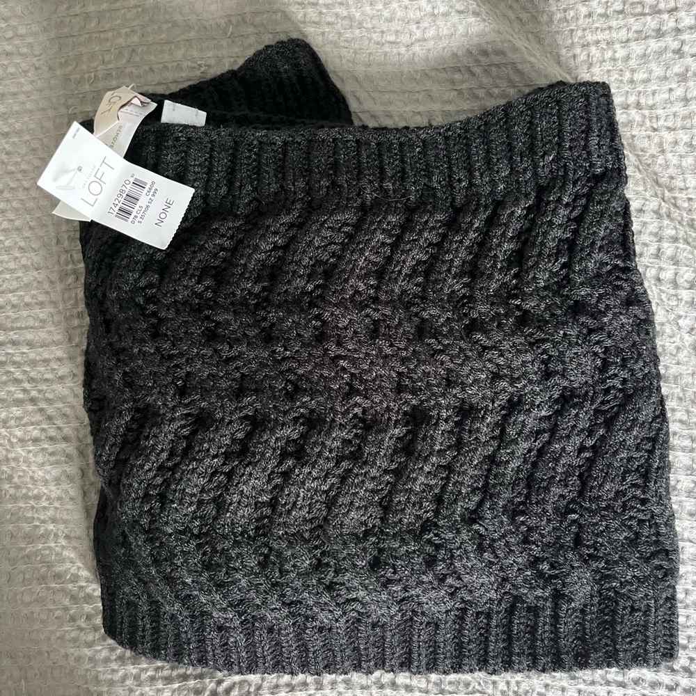 Black Loft Cable Knit Scarf NWT